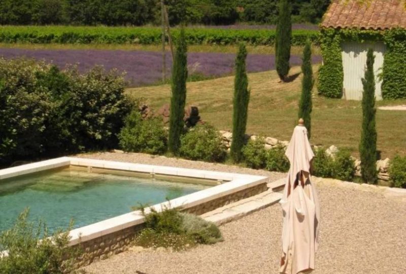 Une chapelle en soie à Taulignan - 43